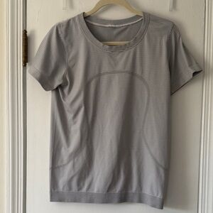 Lululemon Swiftly Relaxed Short Sleeve